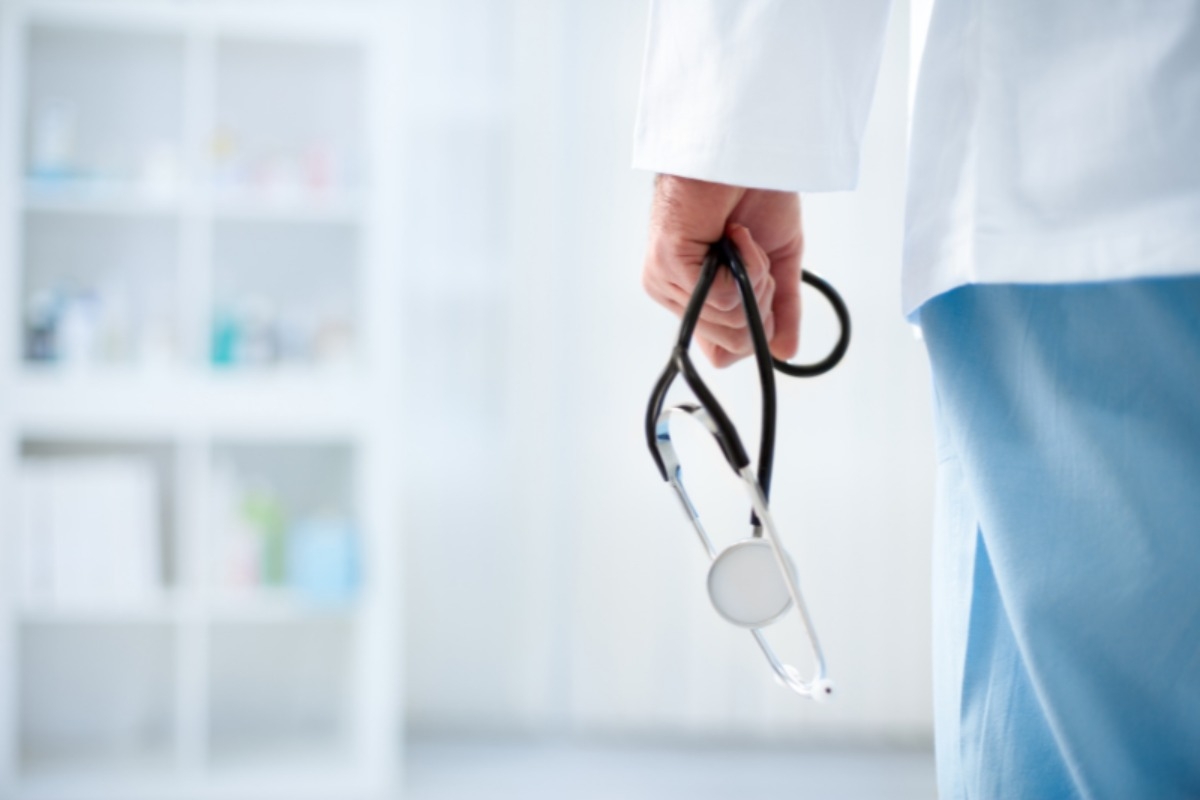 Conselho de Medicina afasta médico suspeito de gravar pacientes nuas em Santa Catarina