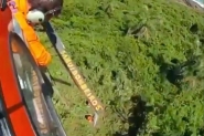 Corpo de homem é resgatado por helicóptero em área de difícil acesso em Florianópolis