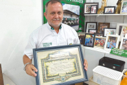 Adilson Schmitt refora parceria de sucesso com a Agropecuria Trinca Ferro