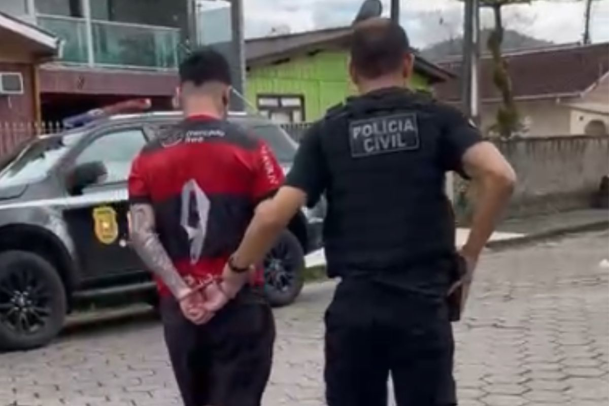 Operao contra trfico de drogas prende jovem no Figueira, em Gaspar