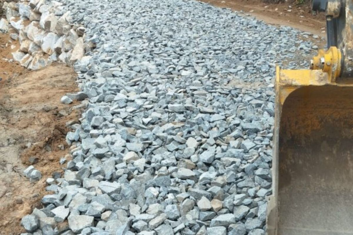 Prefeitura de Gaspar realiza obras de enrocamento no Alto Gasparinho
