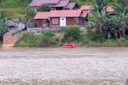 Bombeiros buscam por homem que pode ter se afogado no rio Itaja-Au, em Ilhota