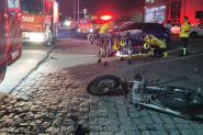 Homem  hospitalizado aps coliso entre carro e moto no Figueira, em Gaspar