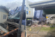 Acidente grave em Ilhota: motorista colide carreta contra moto e poste na Jorge Lacerda