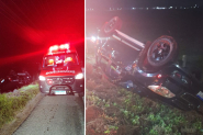 Capotamento deixa pai e filho feridos na Francisco Mastella, em Gaspar