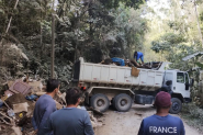 Prefeitura de Gaspar recolhe 35 toneladas de res�duos descartados de forma irregular na Estrada Geral da Garuba