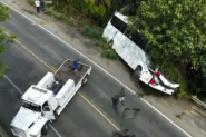Vídeo mostra ônibus que caiu em ribanceira destruído: gasparense está entre as vítimas fatais