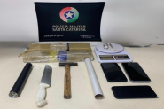 Pol�cia flagra casal fumando maconha e homem acaba preso por tr�fico de drogas em Gaspar