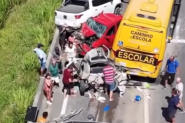 Família sai ilesa de grave acidente que destruiu carro na BR-101