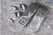 Jovem tenta jogar maconha pela janela e no lixeiro, mas acaba preso no Coloninha, em Gaspar
