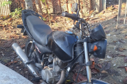 Mulher se desequilibra, cai de moto e acaba hospitalizada ap�s acidente em Ilhota